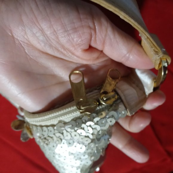 Pre-loved 10"x11" 'METALLIC' GOLD SEQUINS HANDBAG w MOTHER OF PEARL embellishmen - Picture 6 of 11